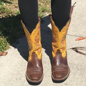2-tone embroidered leather square toe cowboy boots
